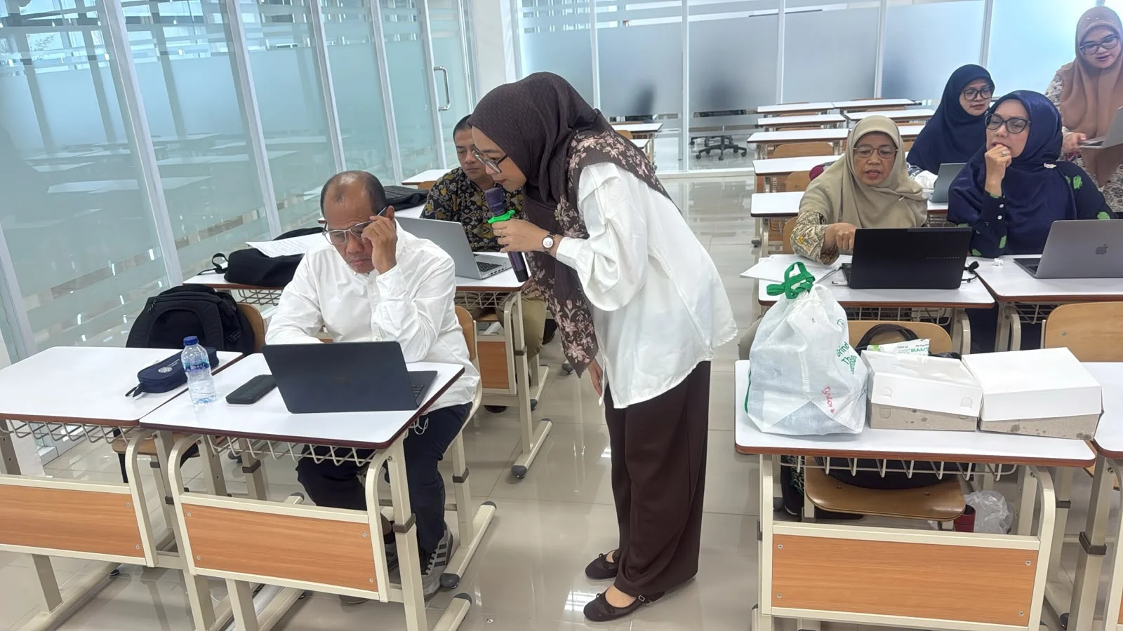 Fakultas Hukum USU Bersama Direktorat Digitalisasi Pembelajaran Gelar Pelatihan ToT Penggunaan KELAS USU